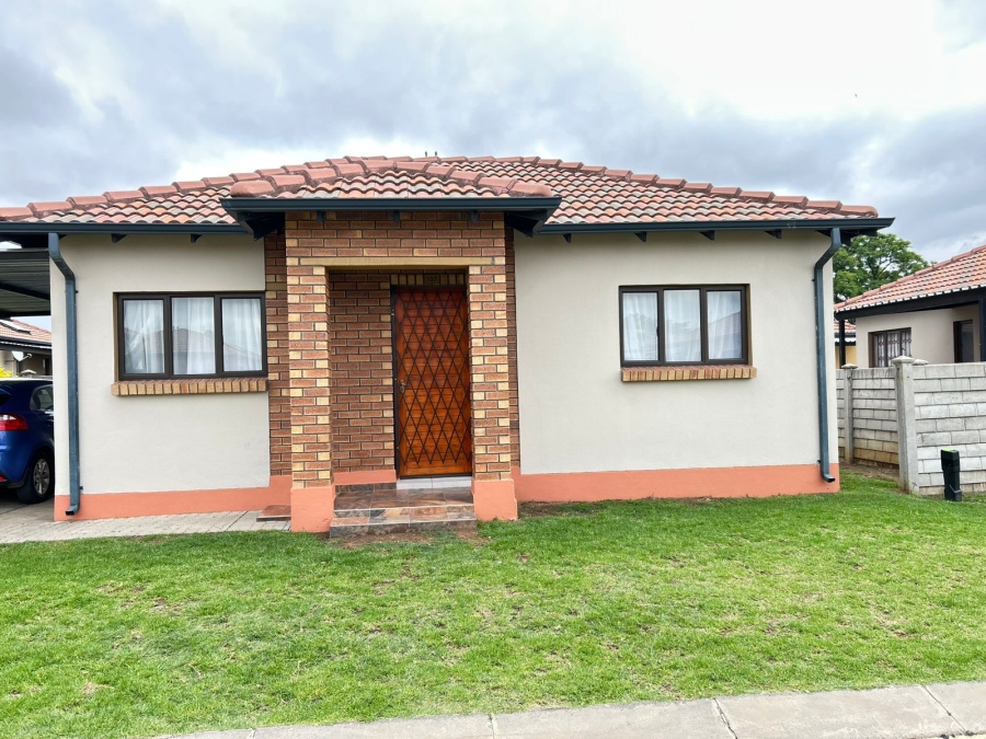 To Let 2 Bedroom Property for Rent in Waterval East North West